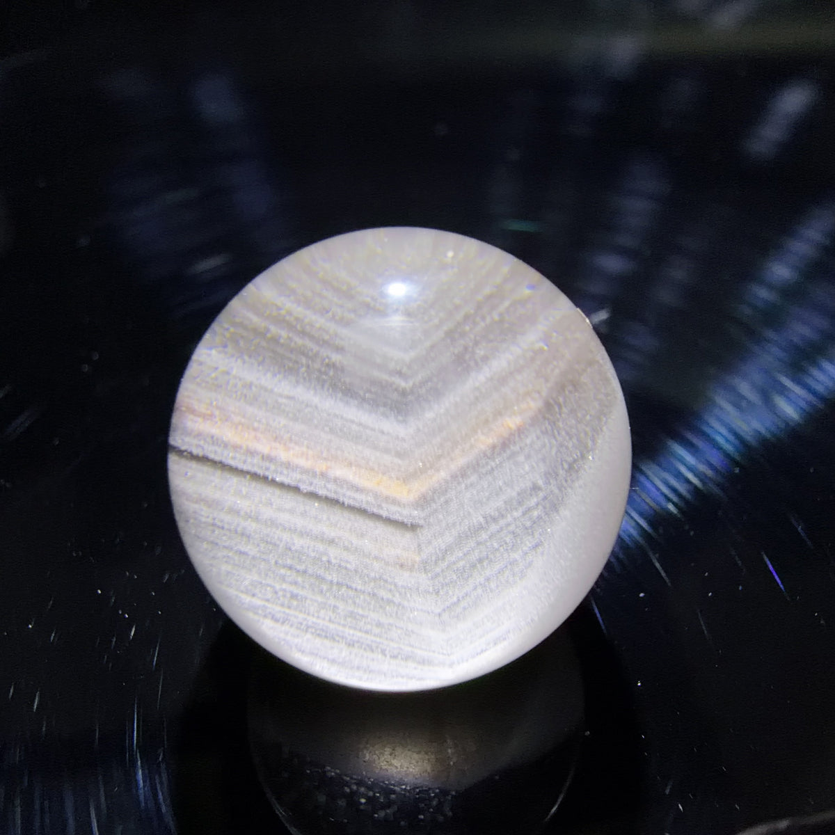 Quartz Bead with Bowl-shaped Phantom Growth 18.3 mm