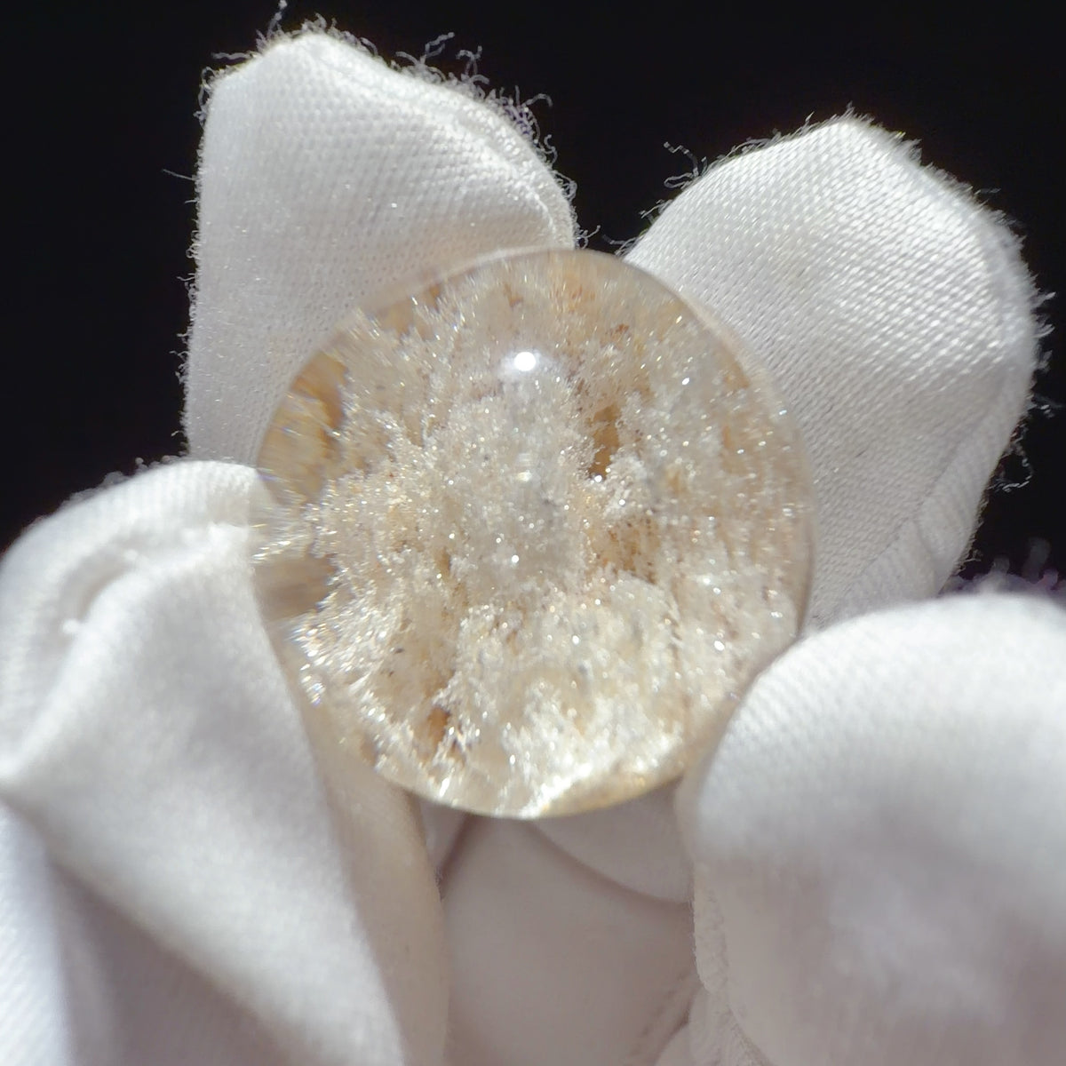 Quartz Bead with Bowl-shaped Phantom Growth 18.6 mm
