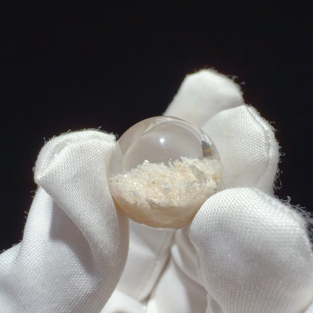 Quartz Bead with Bowl-shaped Phantom Growth 18.6 mm
