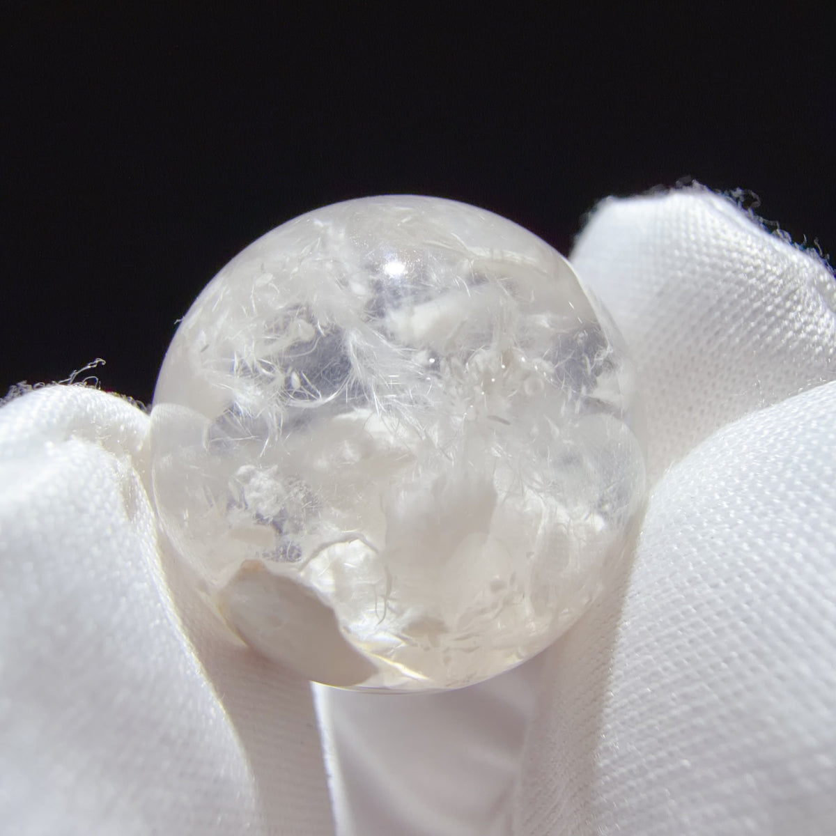 Quartz Bead with White Fibrous Inclusions 19.6 mm