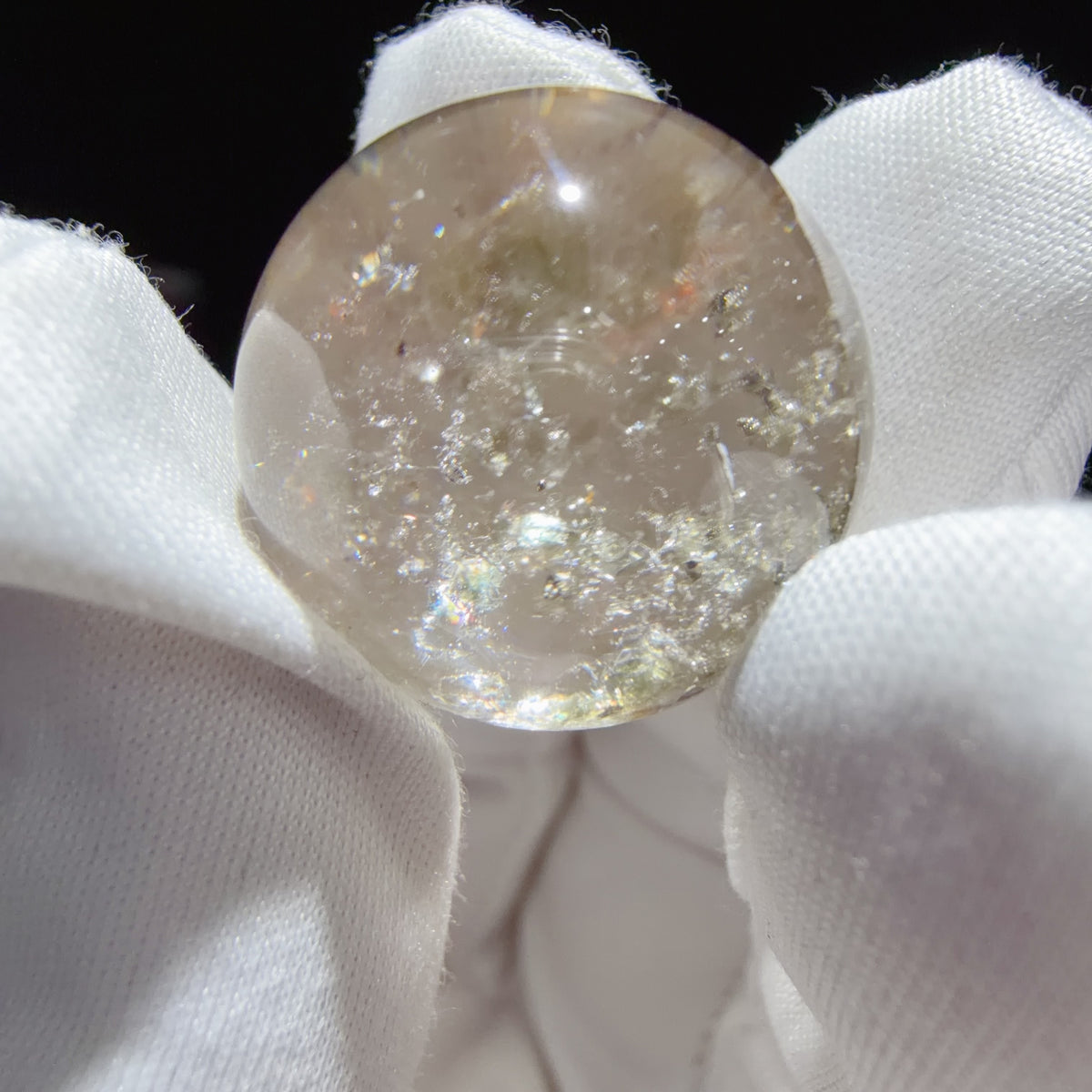 Quartz Bead with Green Mica Inclusions 20.6 mm