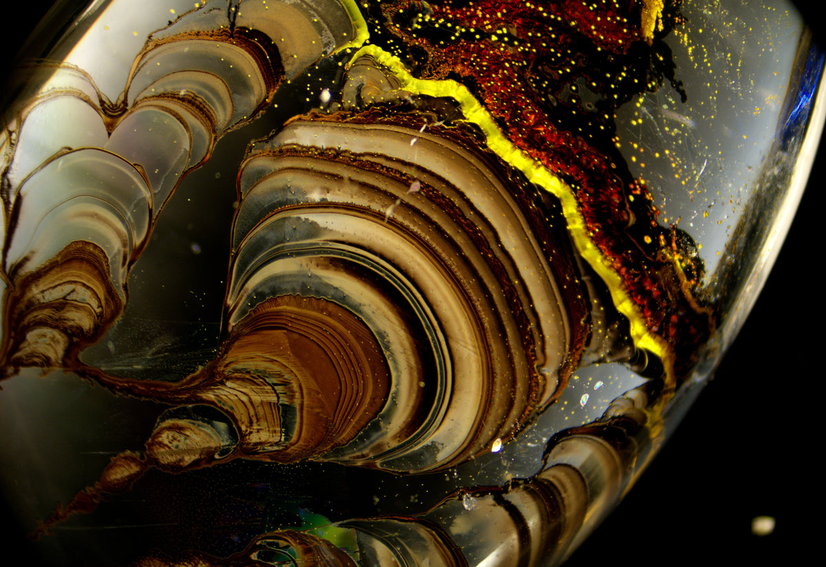 Sculptural Quartz with Golden-Brown Iron Oxide Inclusions 45.2 × 27 × 16.8 mm