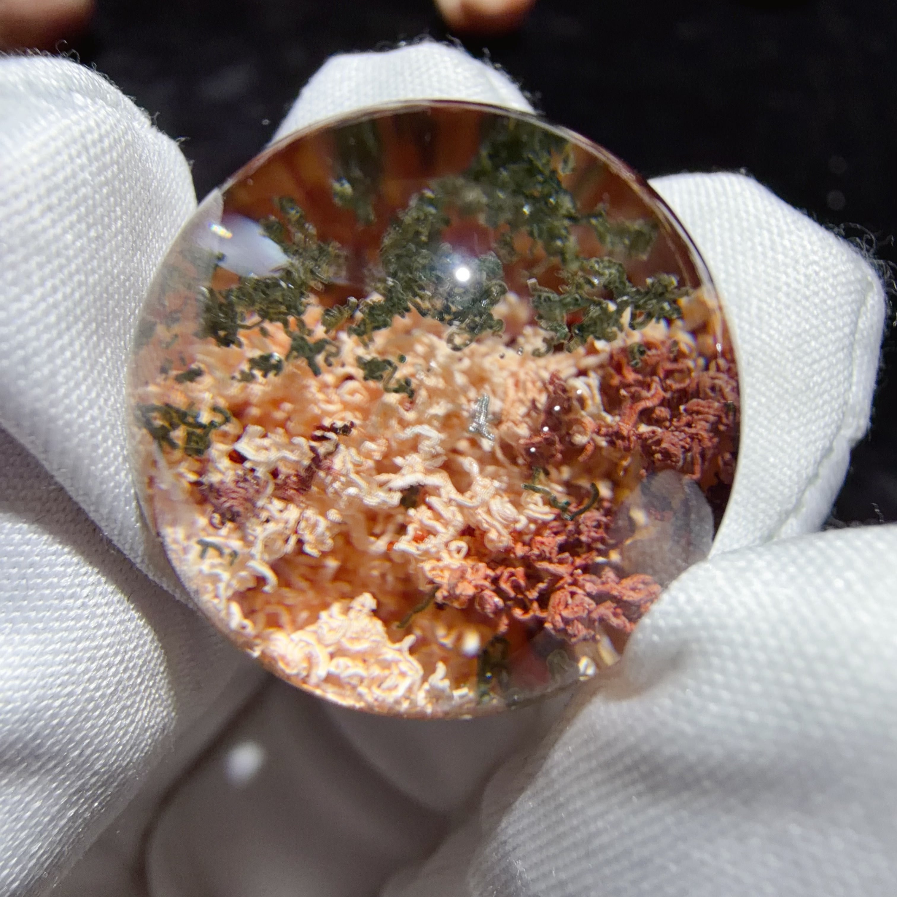 Quartz Bead with Four-Season Phantom Landscape
