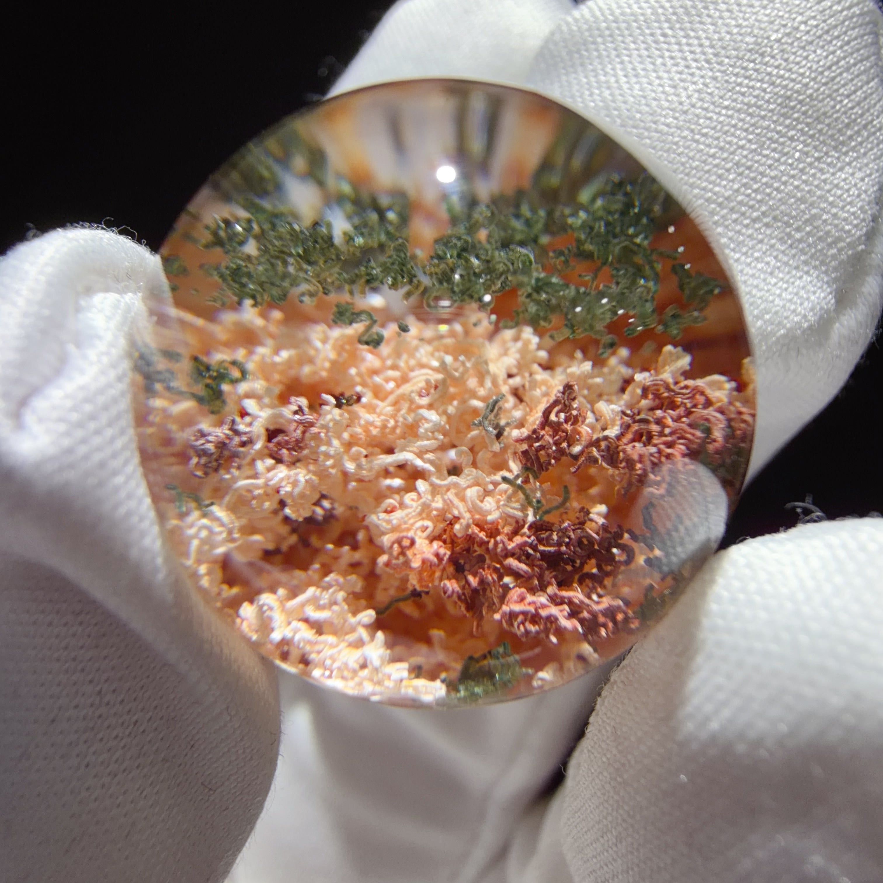 Quartz Bead with Four-Season Phantom Landscape