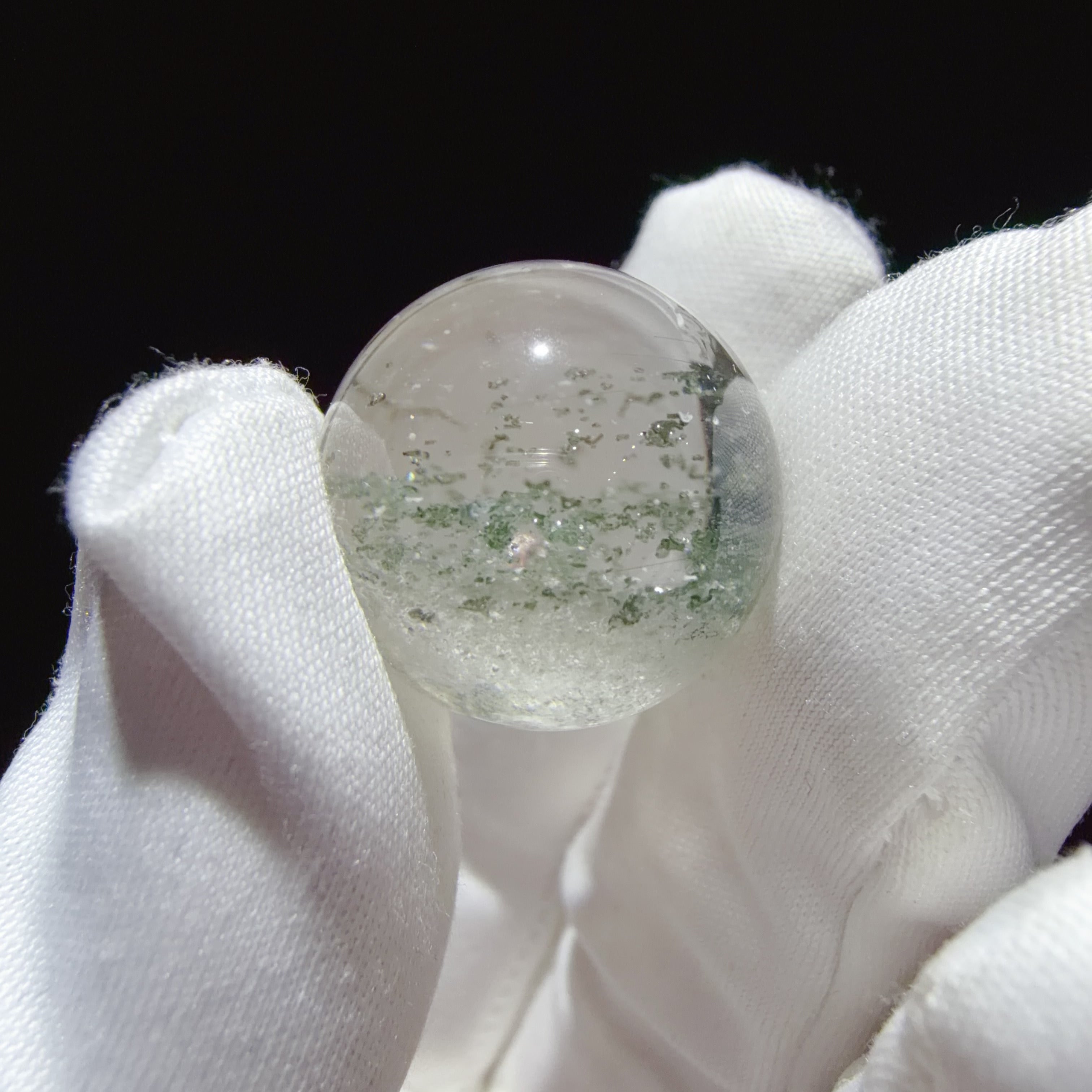 Quartz Bead with Green and White Phantom Inclusions 19.2 mm