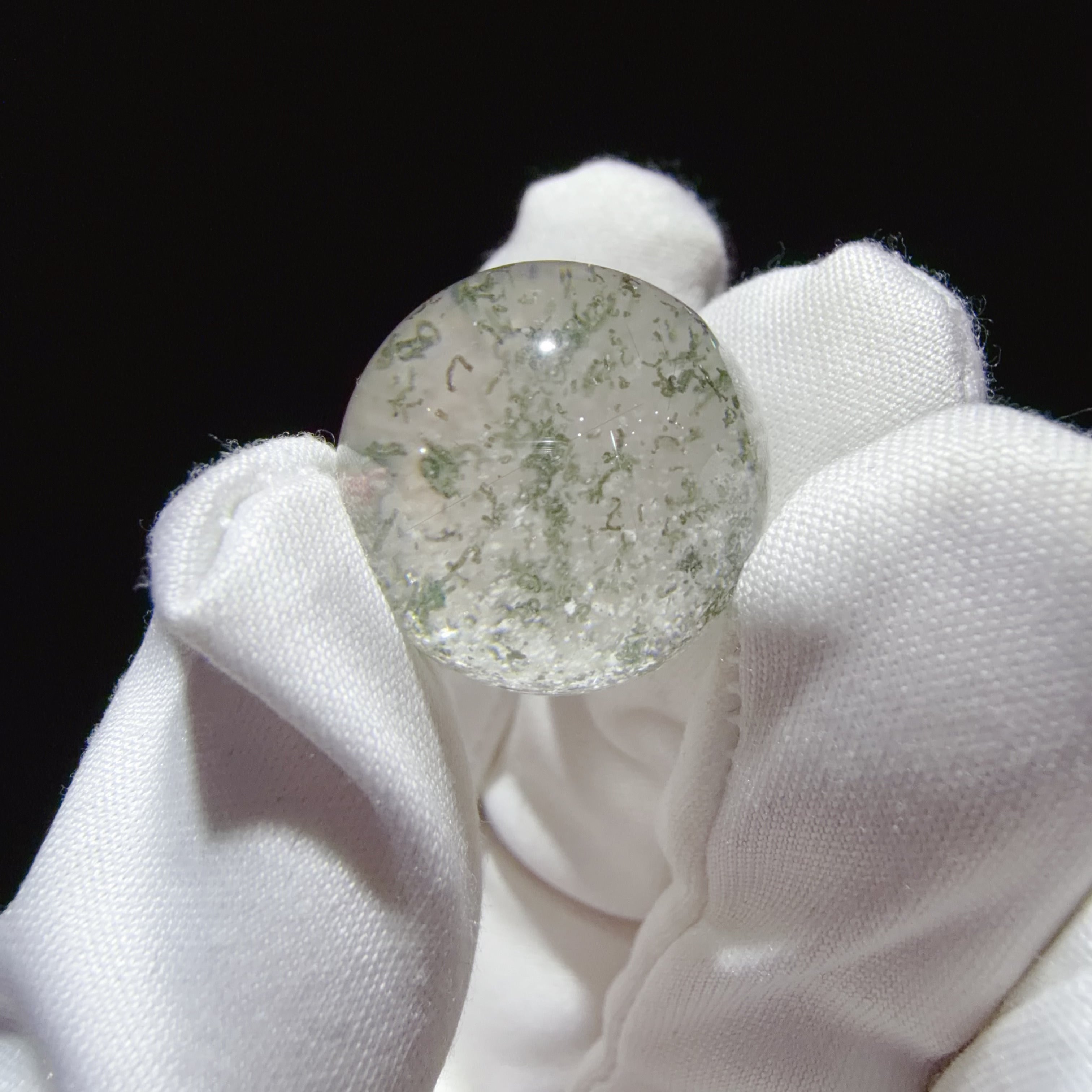 Quartz Bead with Green and White Phantom Inclusions 19.2 mm