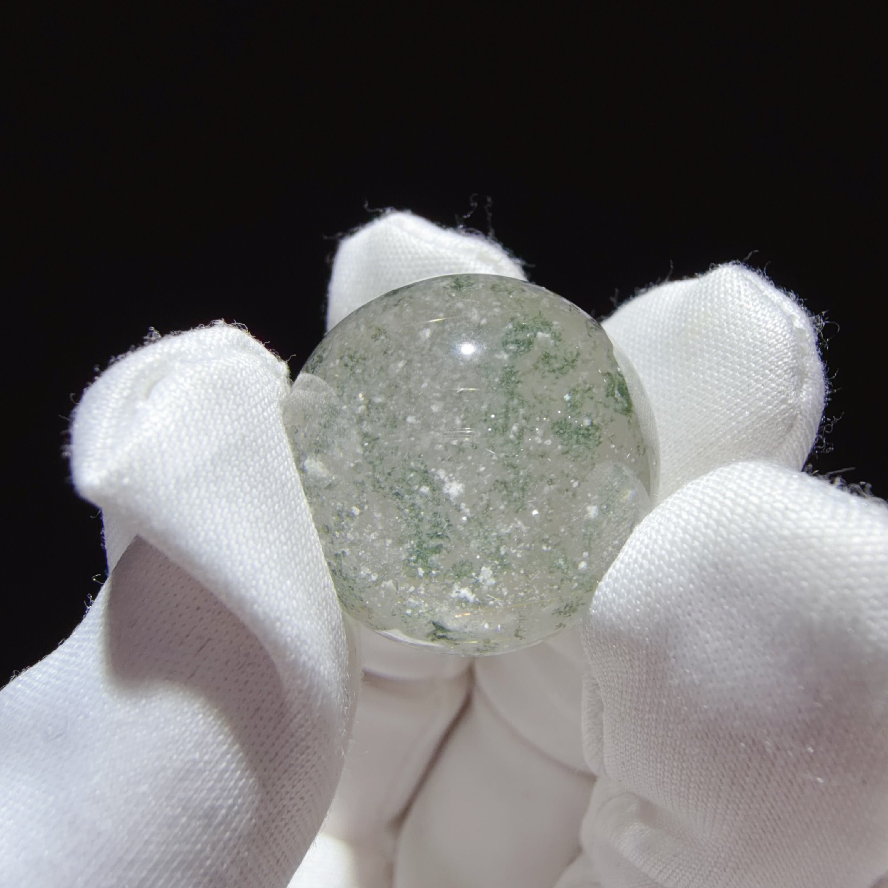 Quartz Bead with Green and White Phantom Inclusions 21.3 mm