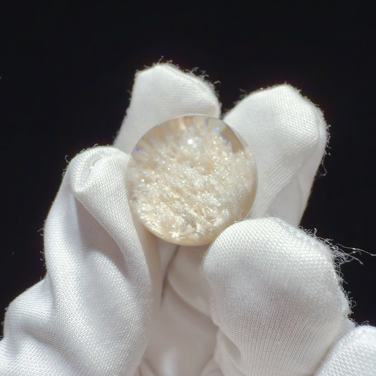 Quartz Bead with Bowl-shaped Phantom Growth 18.6 mm