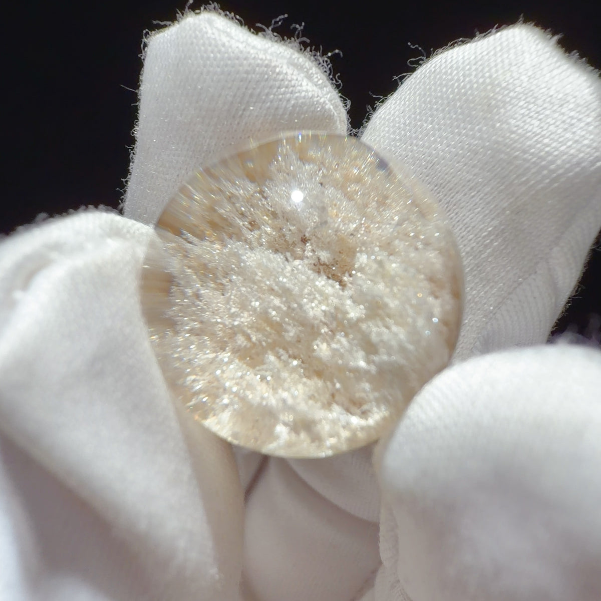 Quartz Bead with Bowl-shaped Phantom Growth 18.6 mm