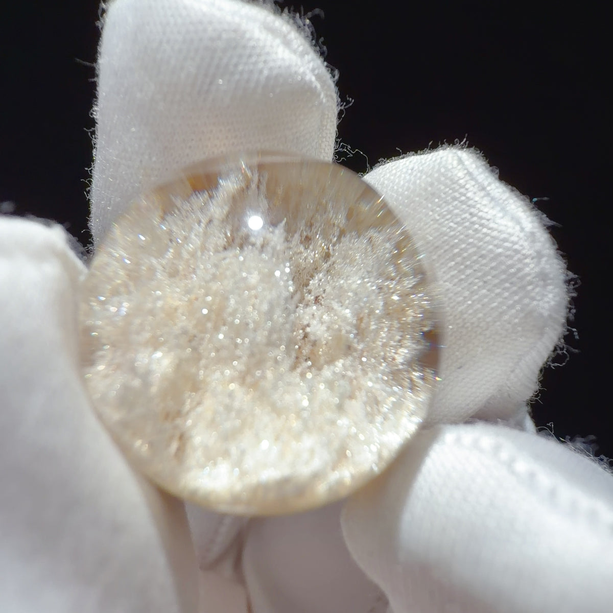 Quartz Bead with Bowl-shaped Phantom Growth 18.6 mm
