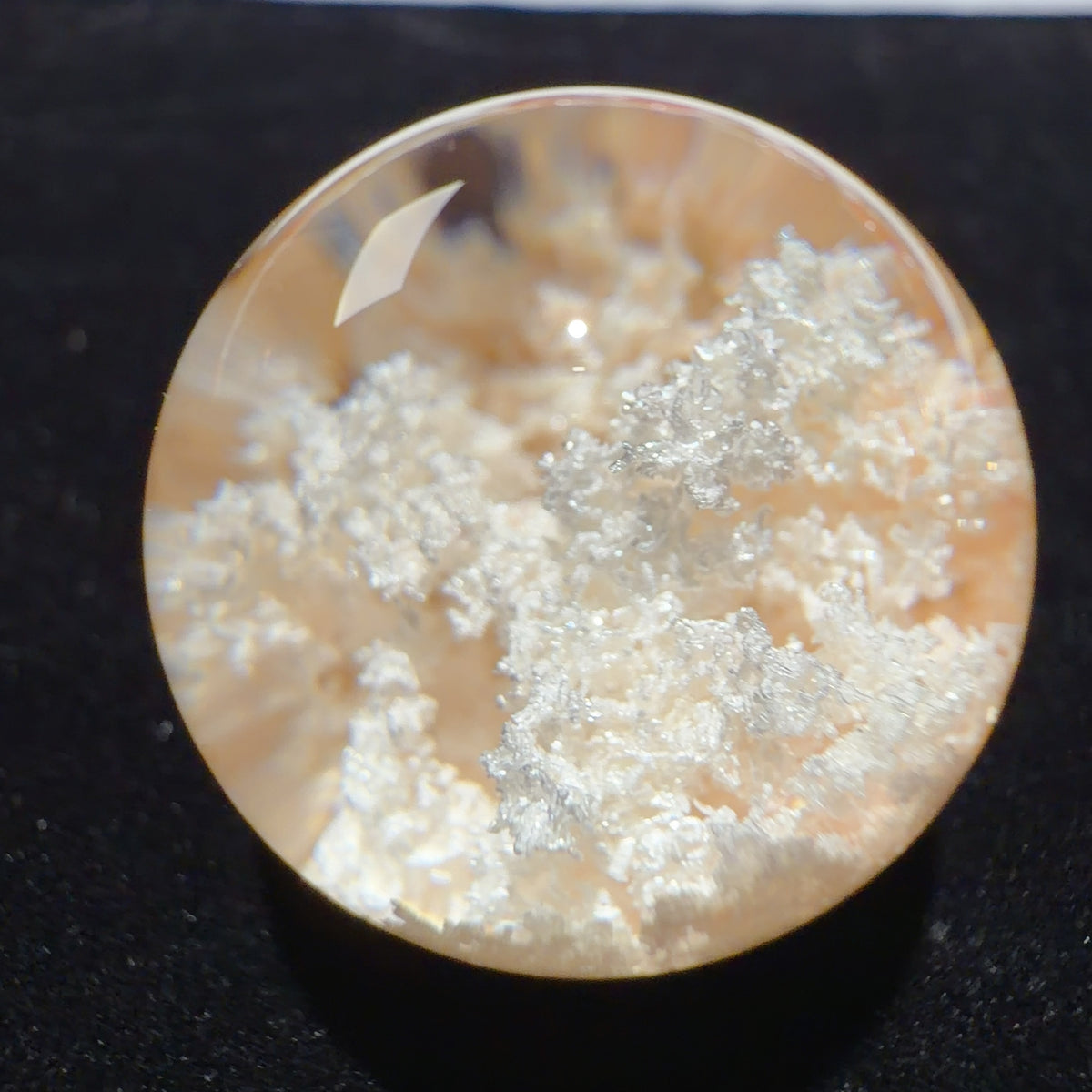 Quartz Bead with Bowl-shaped Phantom Growth 19.5 mm