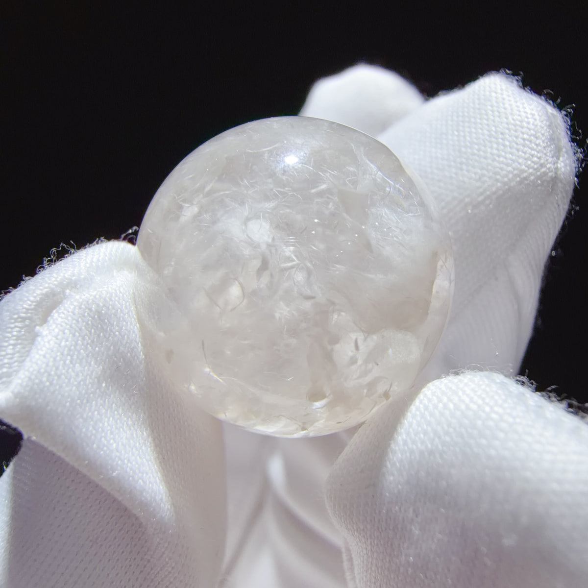 Quartz Bead with White Fibrous Inclusions 19.6 mm