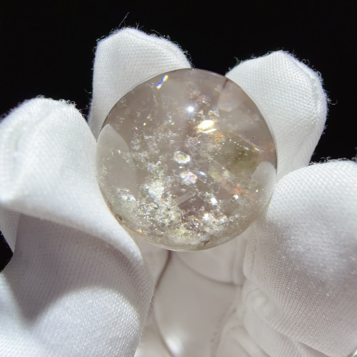 Quartz Bead with Green Mica Inclusions 20.6 mm